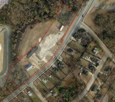 1770 Bolton Rd, Atlanta, GA 30318