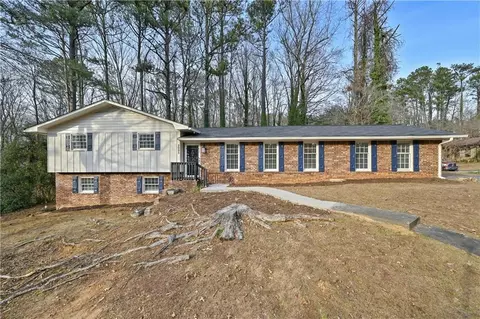 2995 W Potomac Dr, East Point, GA 30344