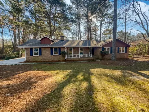 2804 Greenvalley Rd, Snellville, GA 30078