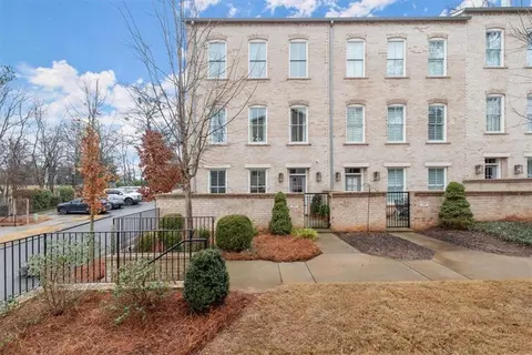 201 Old Orchard Ln, Roswell, GA 30075