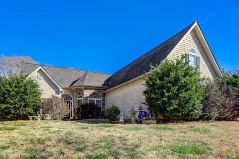 1212 Bridge Crest Dr, Winder, GA 30680