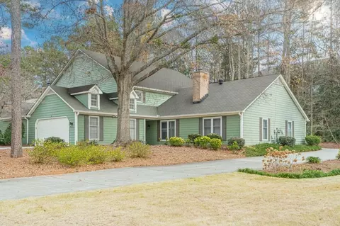 122 Great Oaks Ln, Roswell, GA 30075
