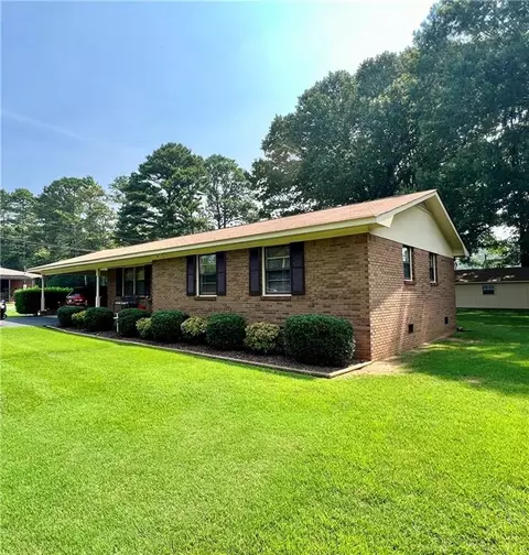 106 Deer Park Ln, Calhoun, GA 30701
