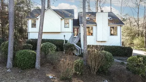 1231 Hollytree Ln, Snellville, GA 30078