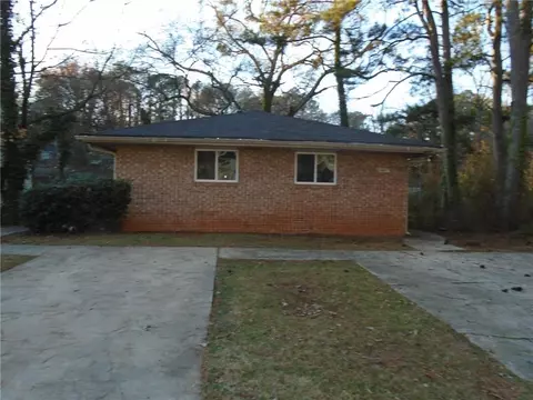 2907 Palm Dr, East Point, GA 30344