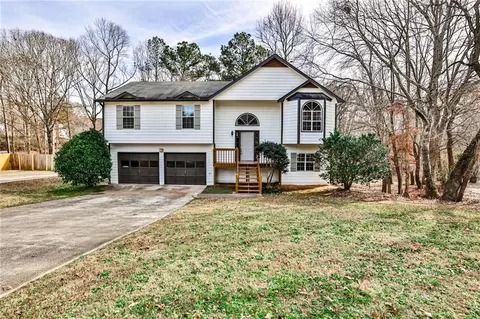 4225 Sterling Pointe Dr, Douglasville, GA 30135