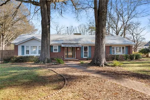 5645 Virginia Dr, Austell, GA 30106