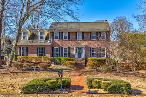 564 Leah Dr, Powder Springs, GA 30127