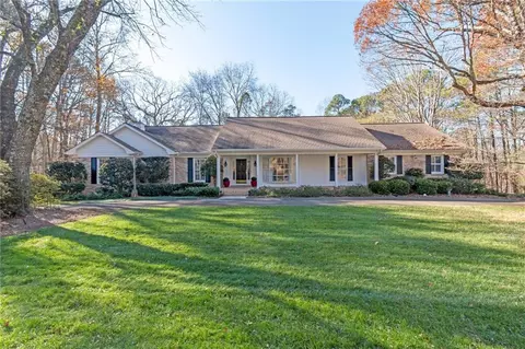 5877 Stonehaven Dr, Stone Mountain, GA 30087