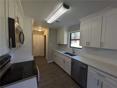 95 Mountain View Cir, Covington, GA 30016 photo 9