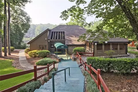 869 Heritage Oaks Dr, Stone Mountain, GA 30088