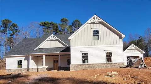 519 Maddox Rd, Winder, GA 30680