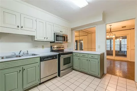 19 Willowick Dr, Stonecrest, GA 30038 photo 8