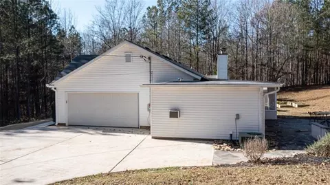 140 Whitehead Dr, Covington, GA 30016 photo 3