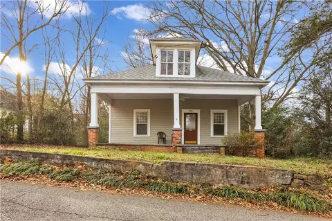 1084 Third St, Stone Mountain, GA 30083