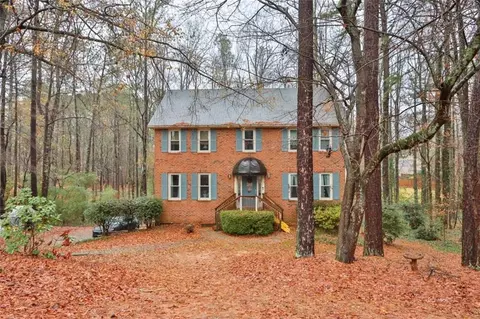 195 Wendy Hill Dr, Alpharetta, GA 30009