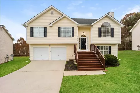 11072 Pebble Ridge Dr, Hampton, GA 30228