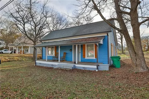 44 Barber St, Commerce, GA 30529
