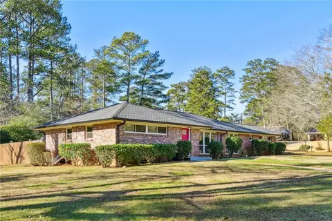 4119 Indian Lake Cir, Stone Mountain, GA 30083