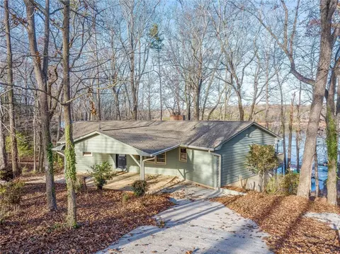 638 Mustang Dr, Hartwell, GA 30643