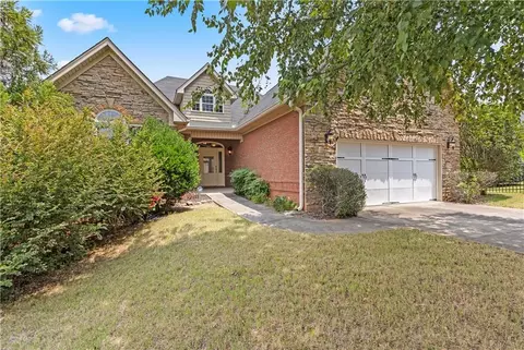 9115 Golfview Cir, Covington, GA 30014