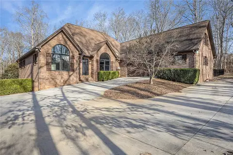 248 Tanglewood Rd S, Royston, GA 30662