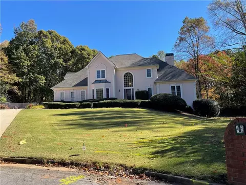 5570 Oakwood Dr, Smoke Rise, GA 30087