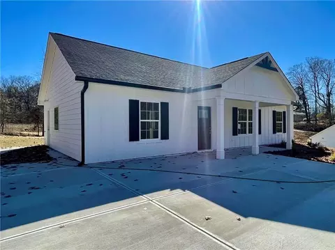 39 Manley Ter, Royston, GA 30662
