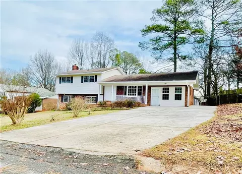 6980 Vesta Brook Dr, Morrow, GA 30260