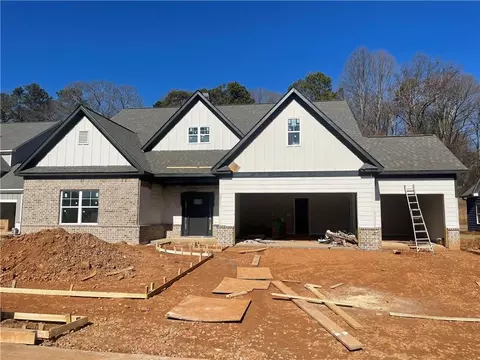 175 Cherokee Rose Ln, Hoschton, GA 30548