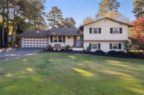 536 Concord Ln SE, Smyrna, GA 30082