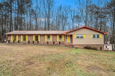 4172 Red Oak Dr, Winston, GA 30187