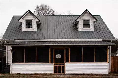 17 Oak St, Aragon, GA 30104