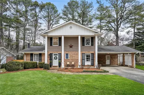 570 Hillandale Cir SW, Marietta, GA 30064