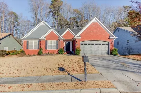 1455 Creek Pointe Cir, Lawrenceville, GA 30043