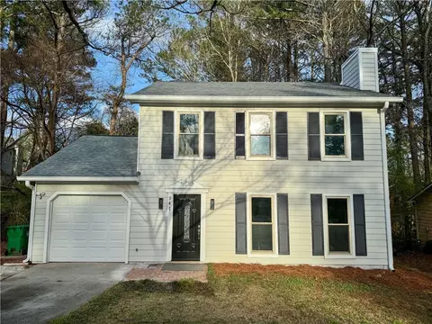 947 Lake Watch Ct, Stone Mountain, GA 30088
