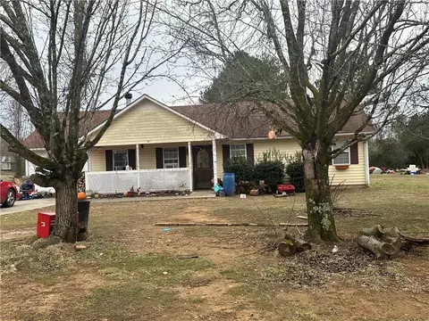 68 Jennifer Ln, Rydal, GA 30171