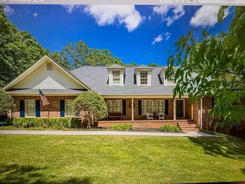 889 Singing Hills Dr, Clarkesville, GA 30523