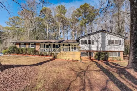 2158 Skytop Dr, Stone Mountain, GA 30087
