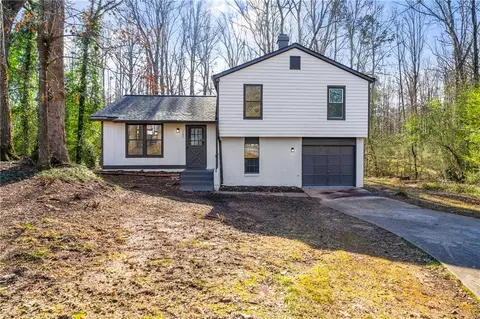 707 Boone Ct, Stone Mountain, GA 30088