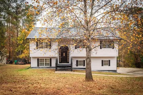 245 Balouse Gilley Dr, Carrollton, GA 30116
