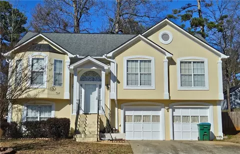 2210 Hopkins Creek Dr, Duluth, GA 30096