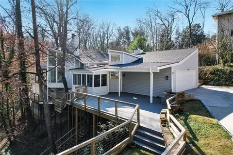 325 Elden Dr, Sandy Springs, GA 30342