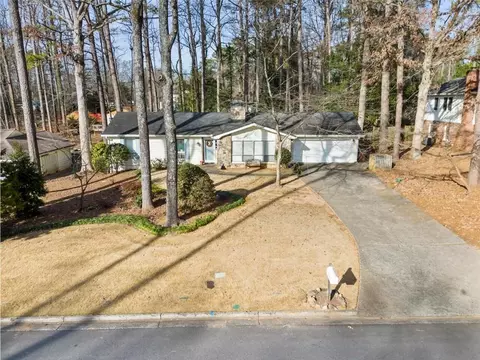 135 Shady Grove Ln, Alpharetta, GA 30009
