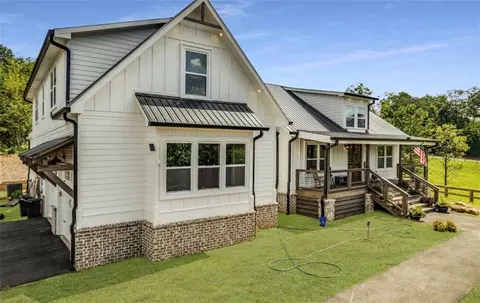 14 Malus Dr, Ellijay, GA 30536