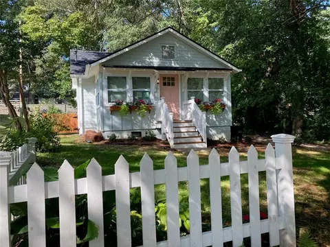 441 Oak Dr, Hapeville, GA 30354