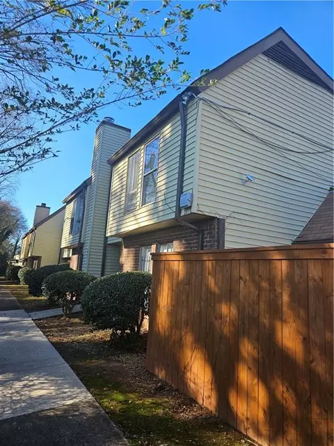 3235 Strawberry Ln, Decatur, GA 30034