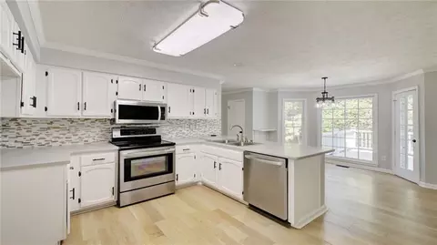 1462 Hartman Dr SW, Lilburn, GA 30047