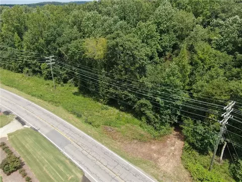 7249 Spout Springs Rd, Flowery Branch, GA 30542