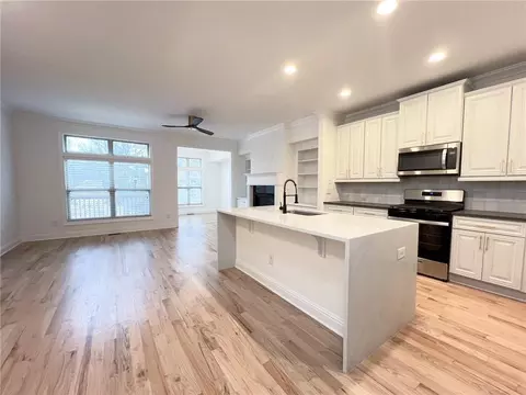 7805 Glisten Ave, Sandy Springs, GA 30328